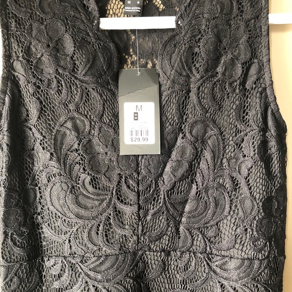 SOLD. Women’s Dress - Picture 3 of 5